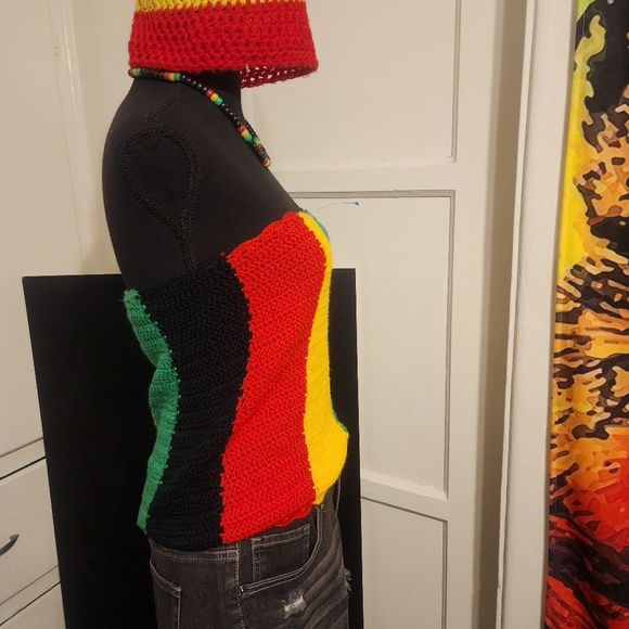 Women's top and hat combo - Picture 10 of 13